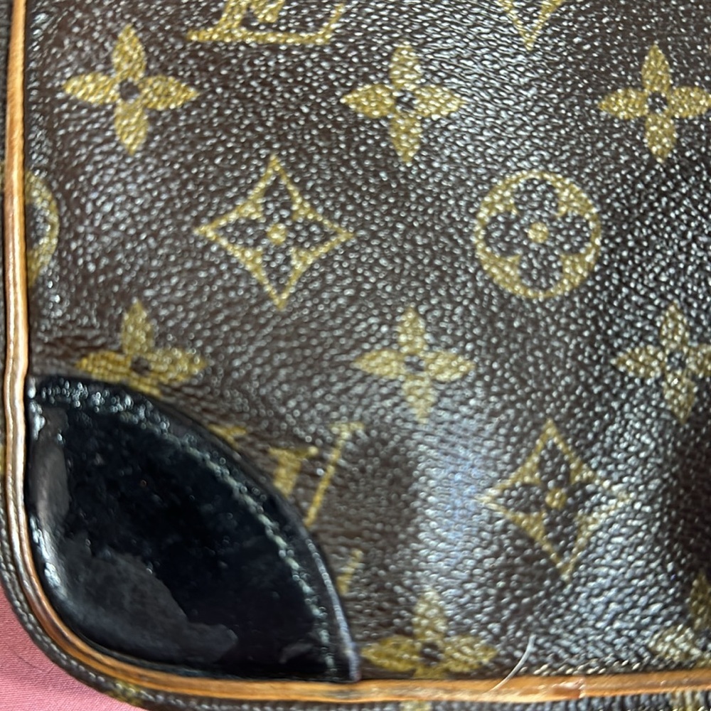 Authentic Louis Vuitton Monogram Danube crossbody bag - Picture 5 of 12